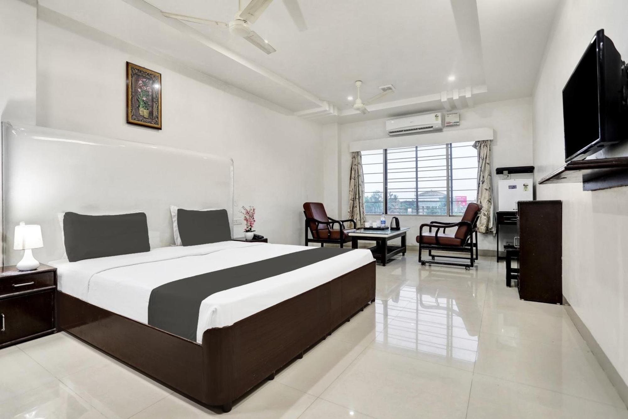 Отель Townhouse Eluru Экстерьер фото