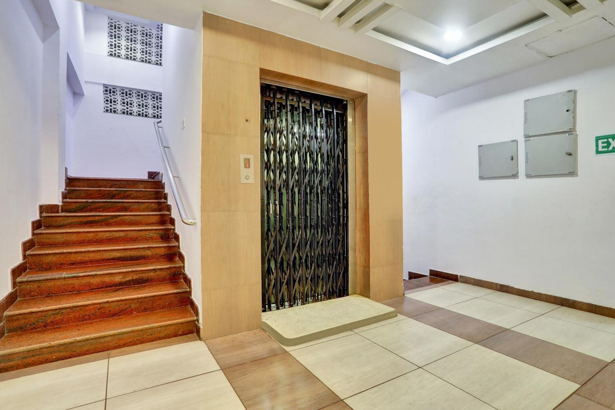 Отель Townhouse Eluru Экстерьер фото