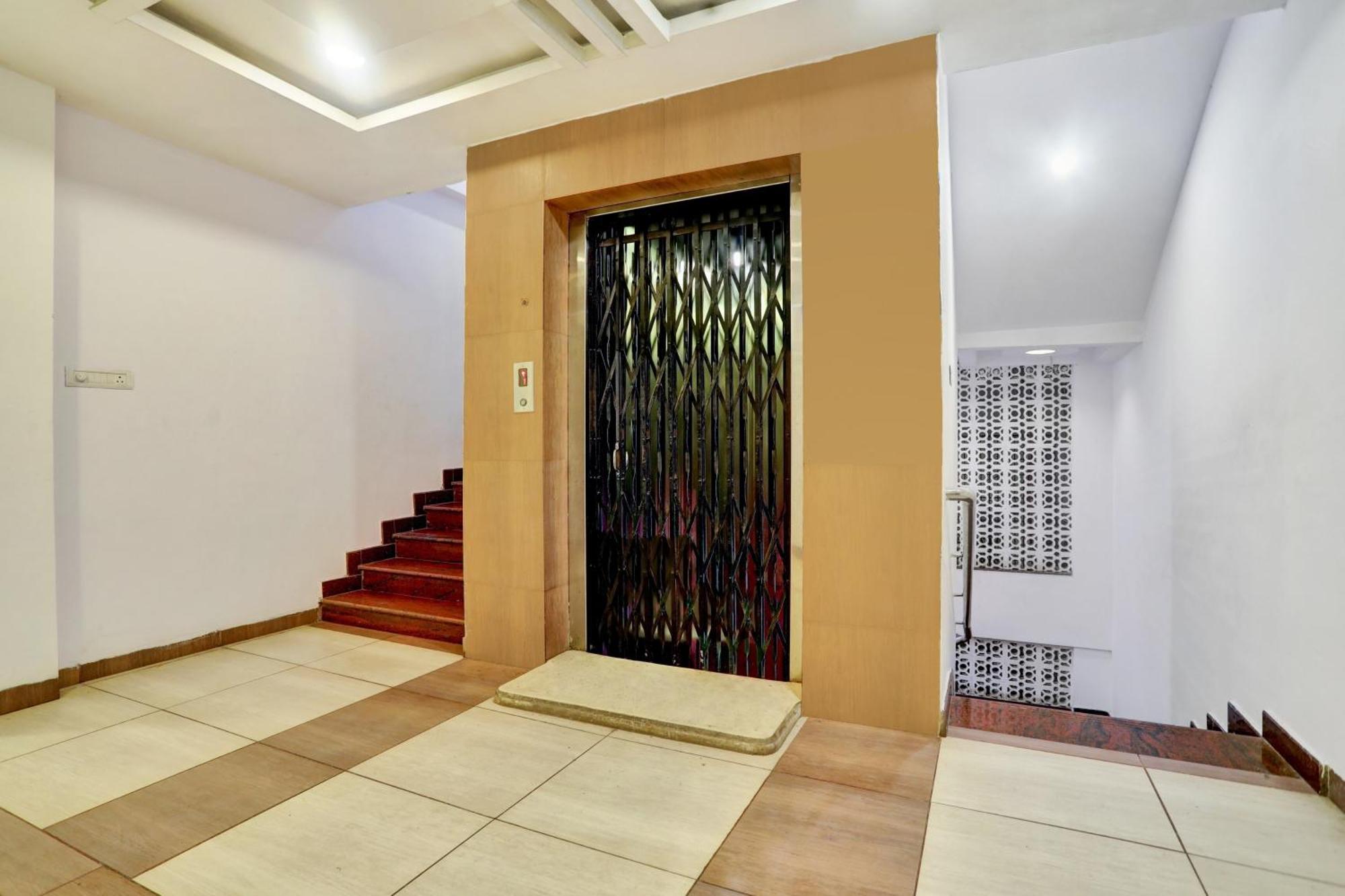 Отель Townhouse Eluru Экстерьер фото
