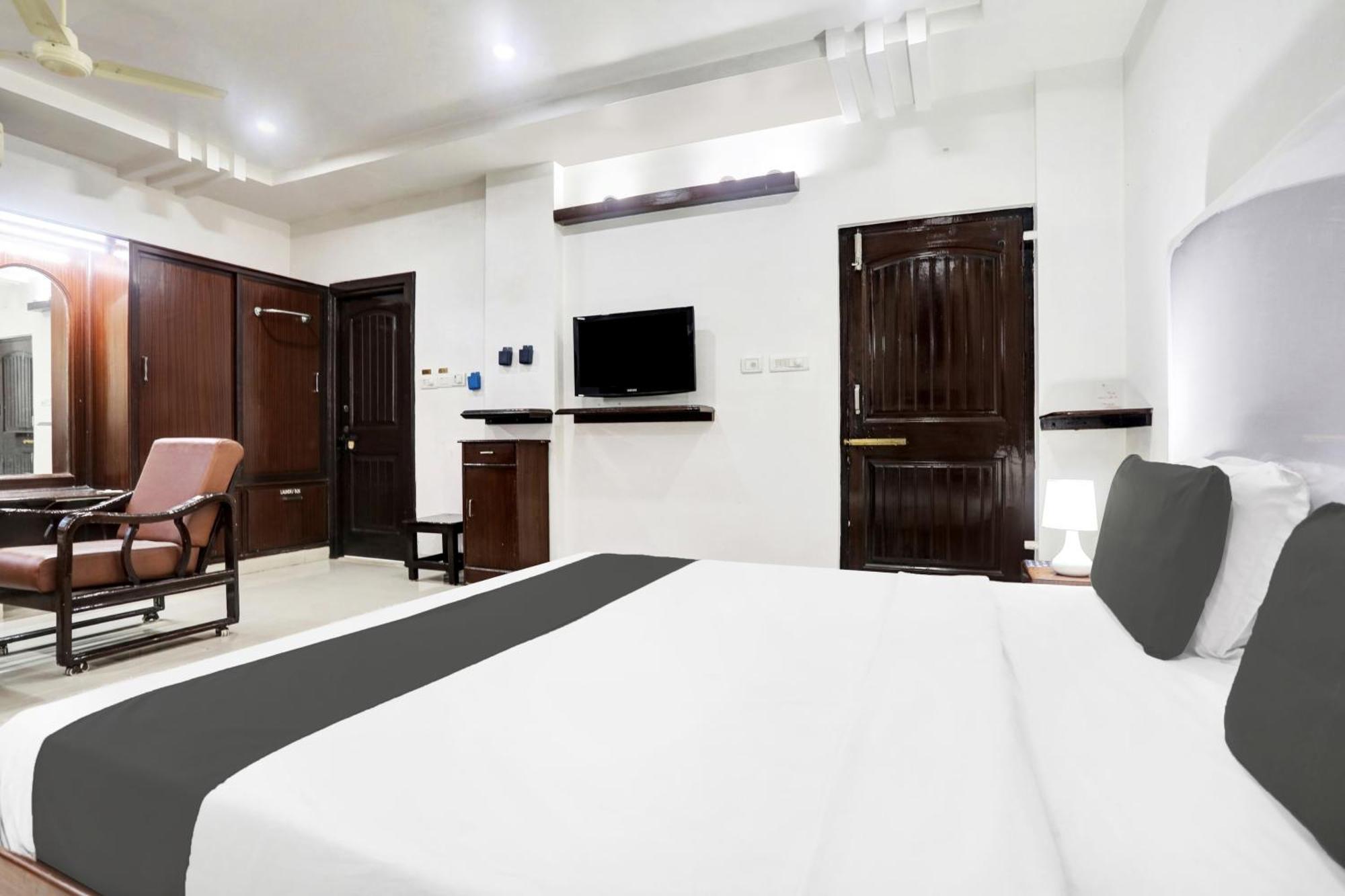 Отель Townhouse Eluru Экстерьер фото