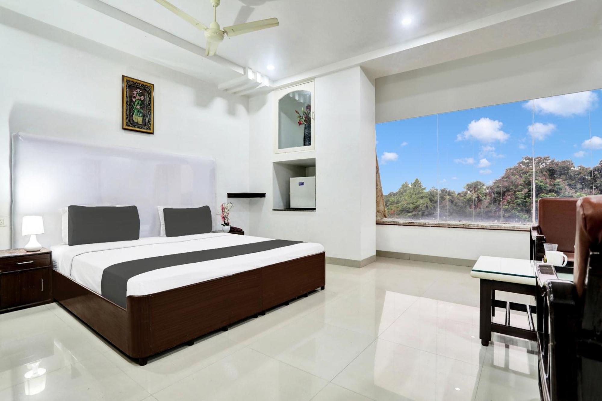 Отель Townhouse Eluru Экстерьер фото