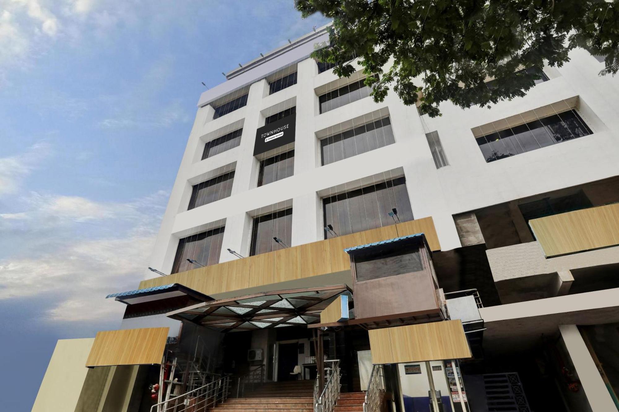 Отель Townhouse Eluru Экстерьер фото